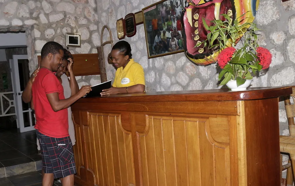 Auberge Du Mont Saint Jean Jacmel 2*,